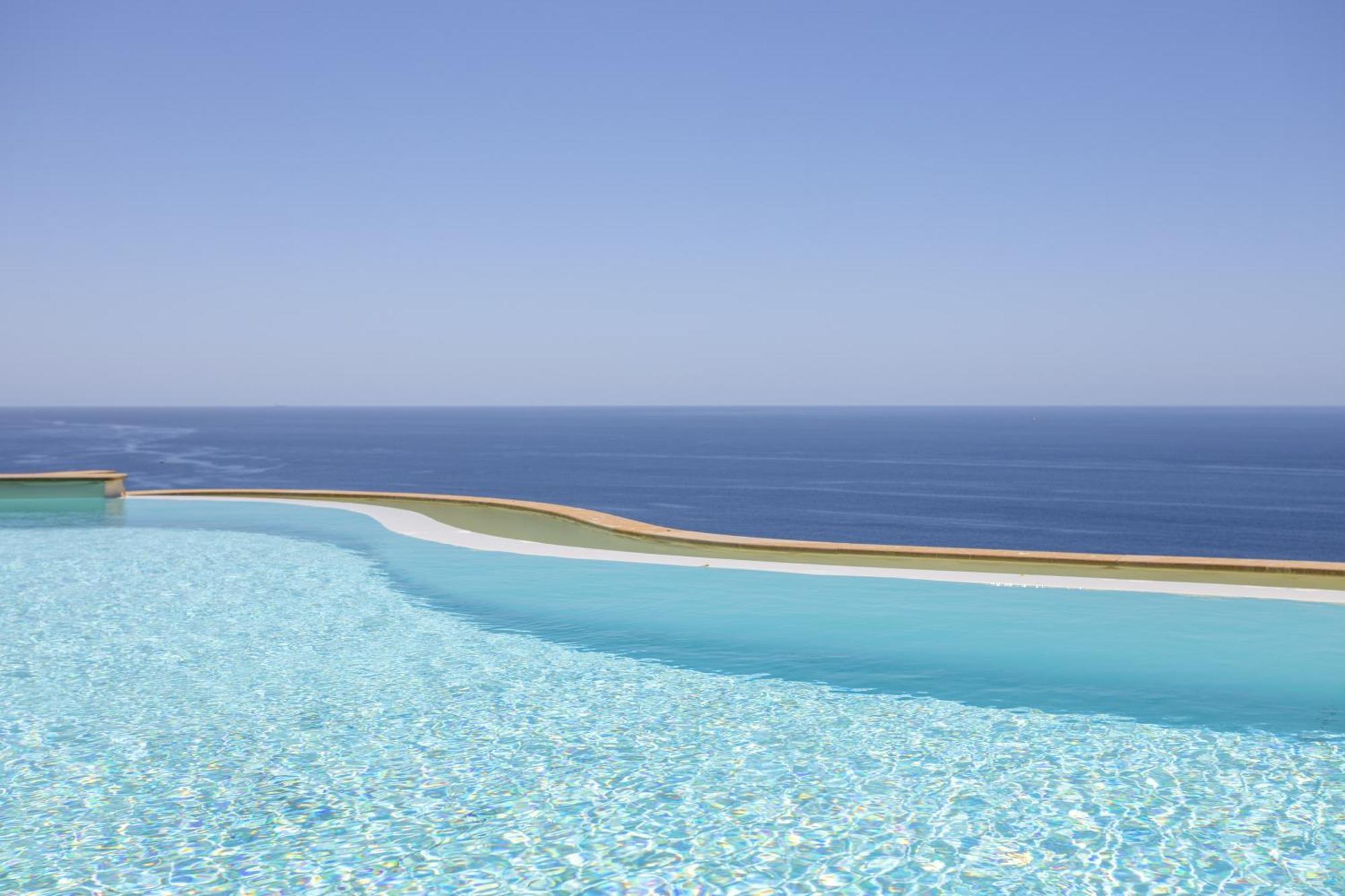 Patty With Infinity Pool In Front Of The Sea, Parking And Wifi * Torre delle Stelle